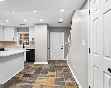 1777 Twin Brooks Drive Se - Photo Thumbnail 4