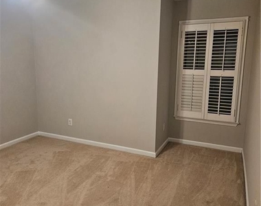 1568 Ridge Point Drive Nw - Photo Thumbnail 3