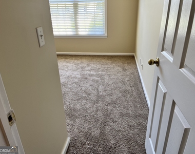 99 High Point North Drive - Photo Thumbnail 20