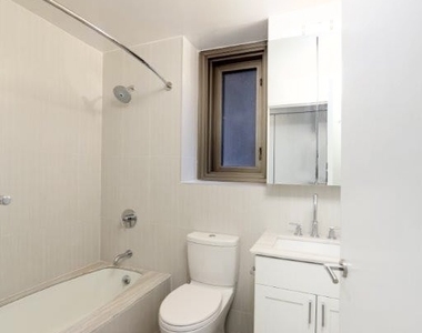 West 55th Street - Photo Thumbnail 3