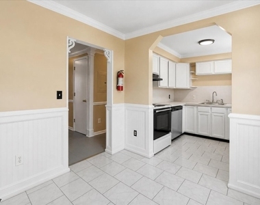 89 Main St - Photo Thumbnail 2