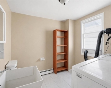 89 Main St - Photo Thumbnail 12
