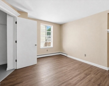 89 Main St - Photo Thumbnail 6