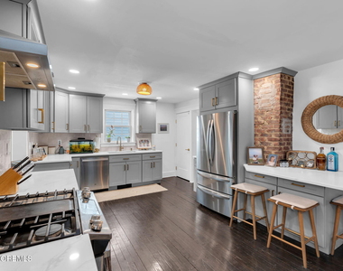 555 Ocean Road - Photo Thumbnail 1