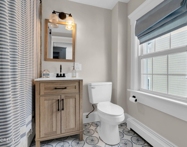 555 Ocean Road - Photo Thumbnail 13