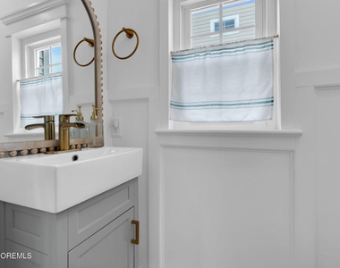 555 Ocean Road - Photo Thumbnail 12