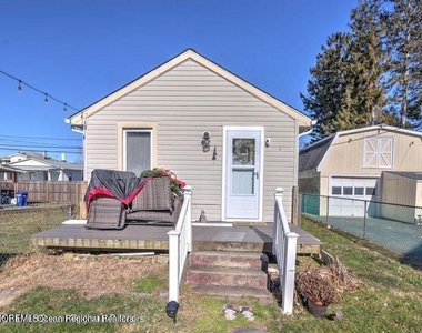 604 1/2 12th Avenue - Photo Thumbnail 18