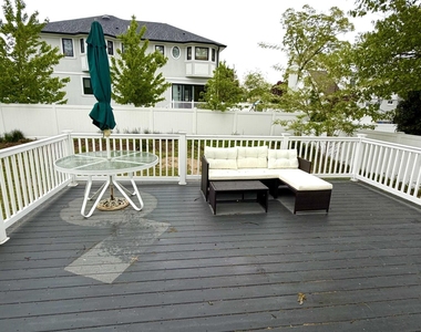 24 Berger Avenue - Photo Thumbnail 8