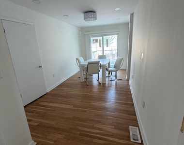 24 Berger Avenue - Photo Thumbnail 5
