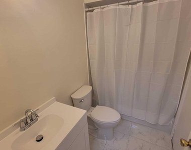120 Dumbarton Hill Court - Photo Thumbnail 5