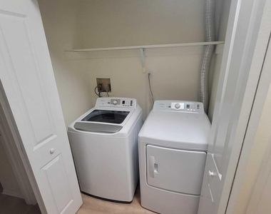 120 Dumbarton Hill Court - Photo Thumbnail 4