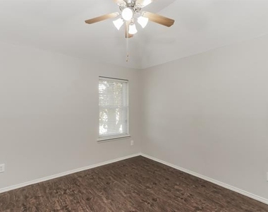 631 Magnolia Lane - Photo Thumbnail 11