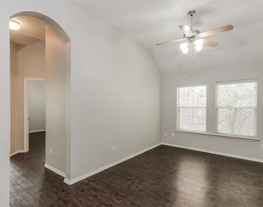 631 Magnolia Lane - Photo Thumbnail 7