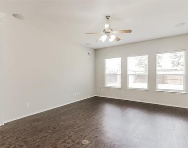 631 Magnolia Lane - Photo Thumbnail 2