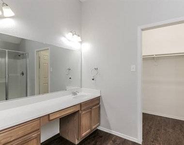 631 Magnolia Lane - Photo Thumbnail 12