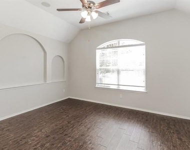 631 Magnolia Lane - Photo Thumbnail 9