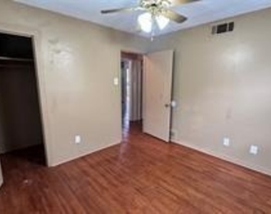 3527 S Ewing Avenue - Photo Thumbnail 19