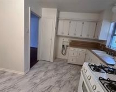 3527 S Ewing Avenue - Photo Thumbnail 13