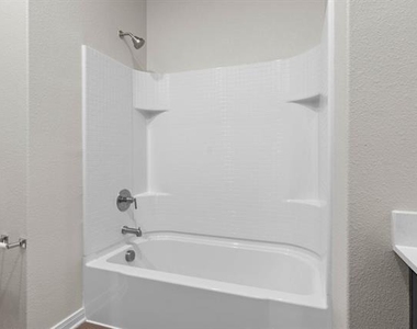 1528 Harvester Drive - Photo Thumbnail 8