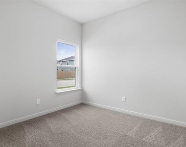 1528 Harvester Drive - Photo Thumbnail 6