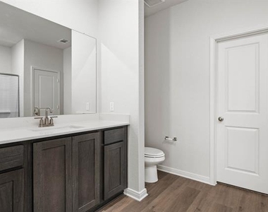 1528 Harvester Drive - Photo Thumbnail 5