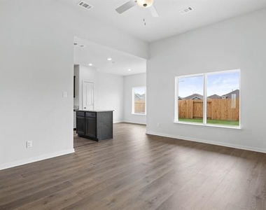 1528 Harvester Drive - Photo Thumbnail 3