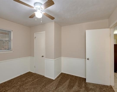 1605 Arrowhead - Photo Thumbnail 14