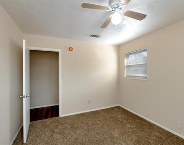 1605 Arrowhead - Photo Thumbnail 20