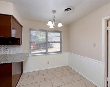1605 Arrowhead - Photo Thumbnail 12