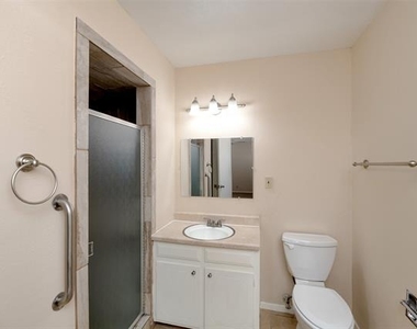 1605 Arrowhead - Photo Thumbnail 23