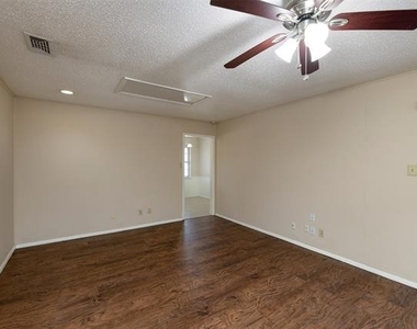 1605 Arrowhead - Photo Thumbnail 8