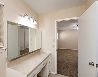 1605 Arrowhead - Photo Thumbnail 24