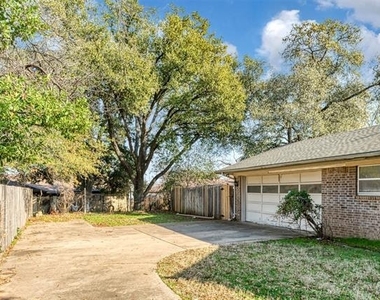 1605 Arrowhead - Photo Thumbnail 3