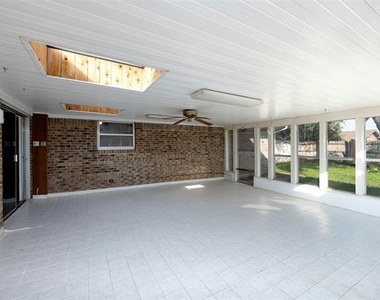 1605 Arrowhead - Photo Thumbnail 27