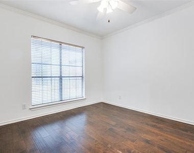 4510 Druid Lane - Photo Thumbnail 8
