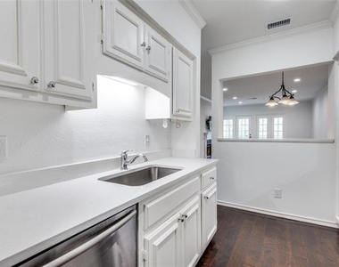 4510 Druid Lane - Photo Thumbnail 3