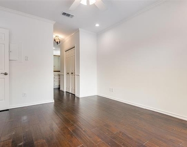 4510 Druid Lane - Photo Thumbnail 7