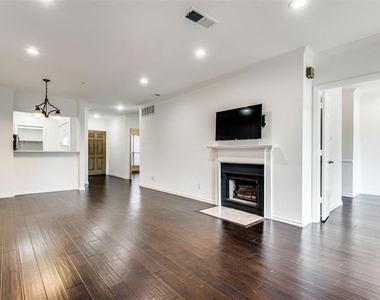 4510 Druid Lane - Photo Thumbnail 4