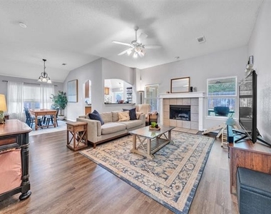 1618 Fern Drive - Photo Thumbnail 4