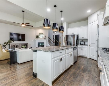 3625 Middleton Street - Photo Thumbnail 6