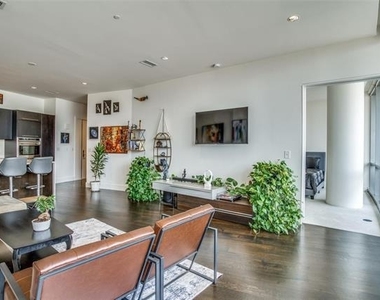 2200 Victory Avenue - Photo Thumbnail 7