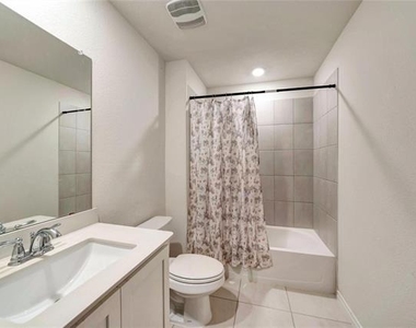 10332 Fall Brook Drive - Photo Thumbnail 6