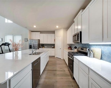 10332 Fall Brook Drive - Photo Thumbnail 3