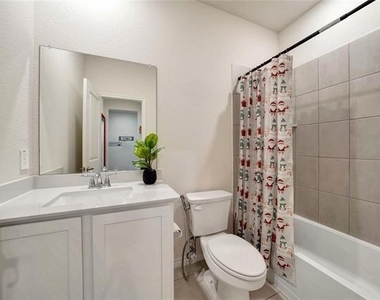 10332 Fall Brook Drive - Photo Thumbnail 11