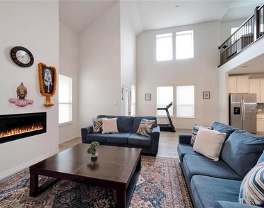 10332 Fall Brook Drive - Photo Thumbnail 8