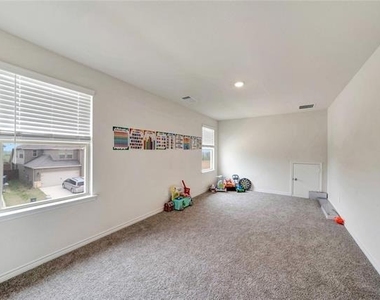 10332 Fall Brook Drive - Photo Thumbnail 20