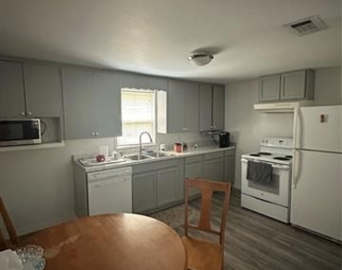 101 County Road 1500 - Photo Thumbnail 2
