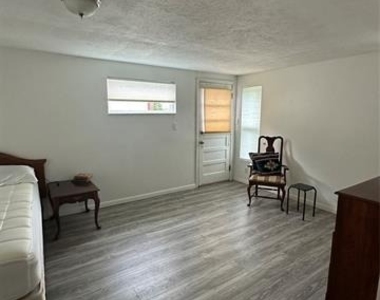 101 County Road 1500 - Photo Thumbnail 3