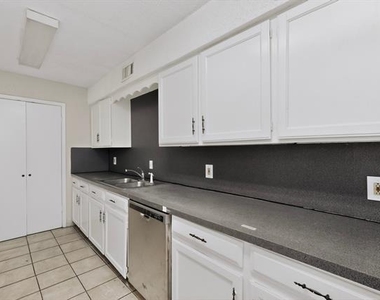 703 E Shady Grove Road - Photo Thumbnail 11