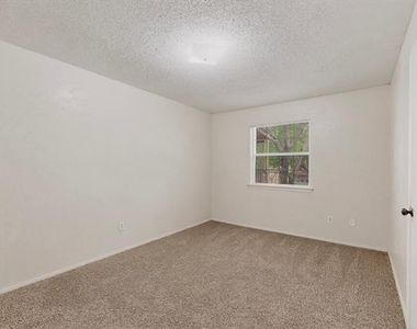 703 E Shady Grove Road - Photo Thumbnail 31